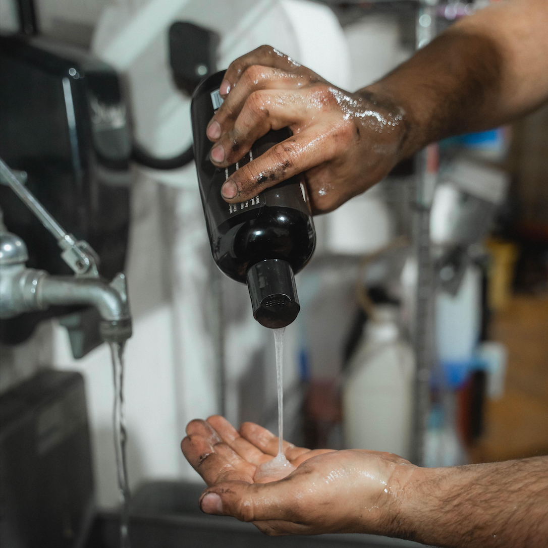Lonestar™ Heavy-Duty Body Wash – Natural Degreasing Formula (16oz) | Lonestar™ Supply Co